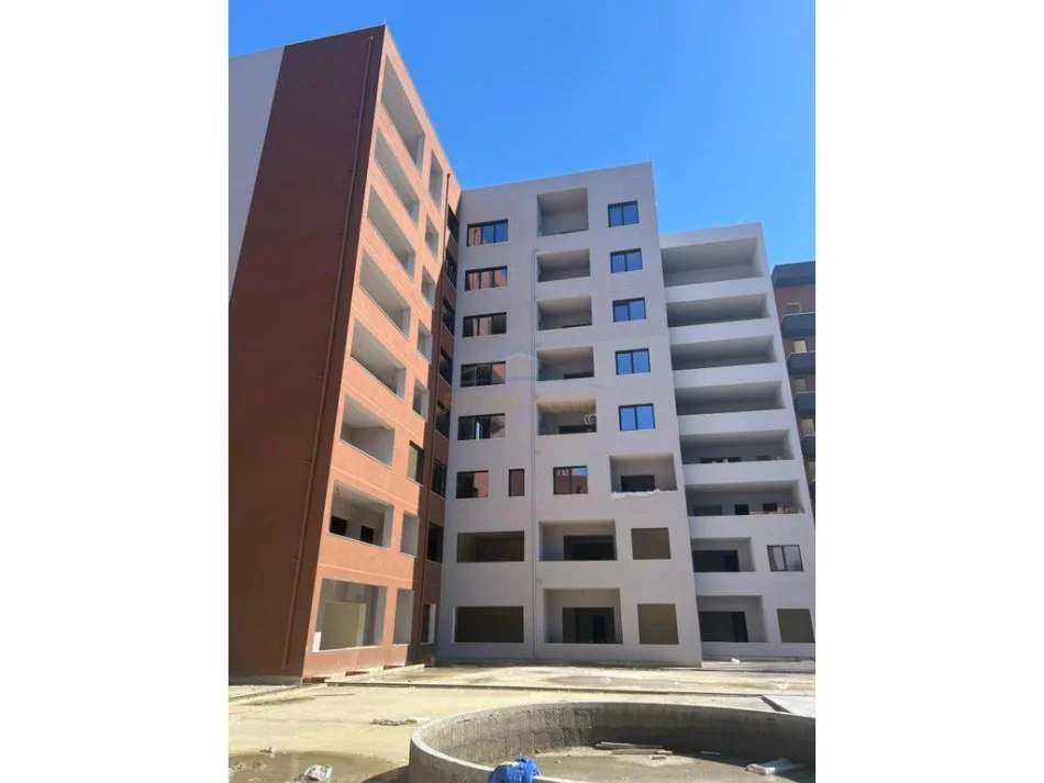 Tirane, shitet apartament 2+1 Kati 2, 124 m² 205.000 € (Rruga e Elbasanit)