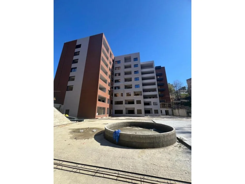 Tirane, shitet apartament 2+1 Kati 2, 124 m² 205.000 € (Rruga e Elbasanit)