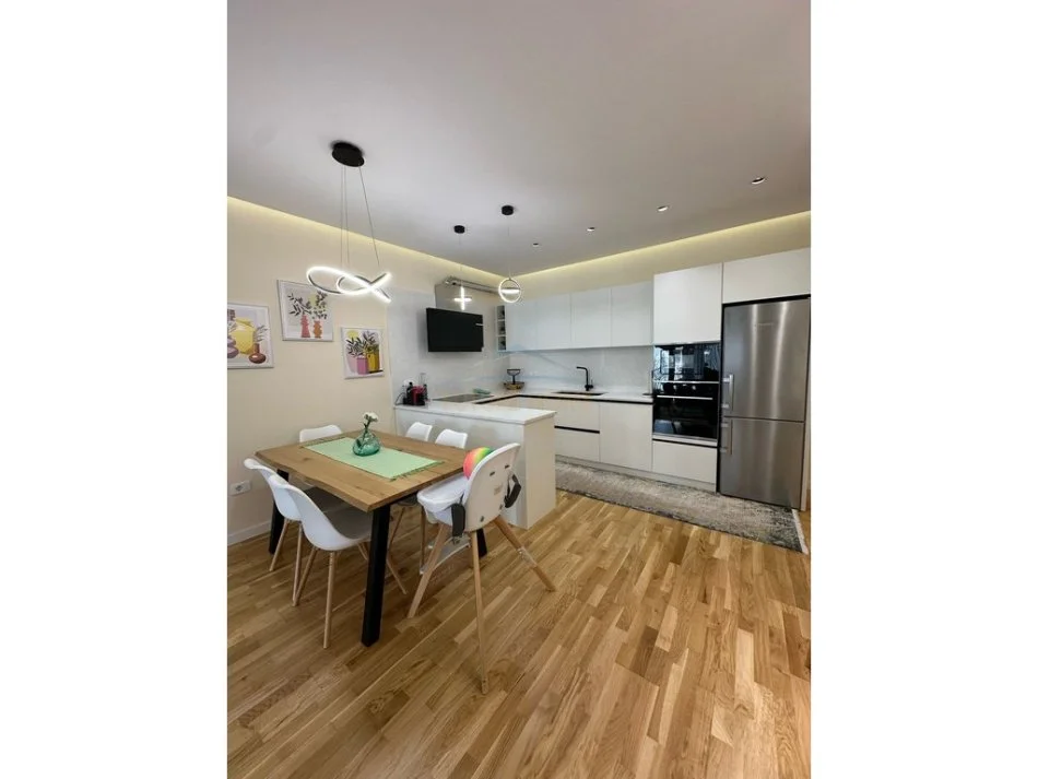 Tirane, shitet 2+1 Kati 0, 82 m² 249.000 € (Liqeni i That)