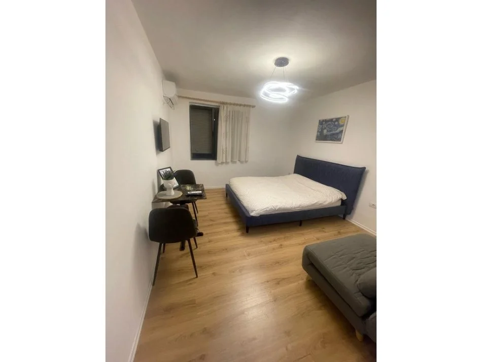 Tirane, jepet me qera garsonier 1+1 Kati 1, 35 m² 450 € (21 dhjetori)