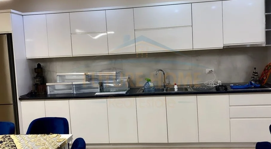 Shitet, Apartament 4+2, Astir, Tiranë