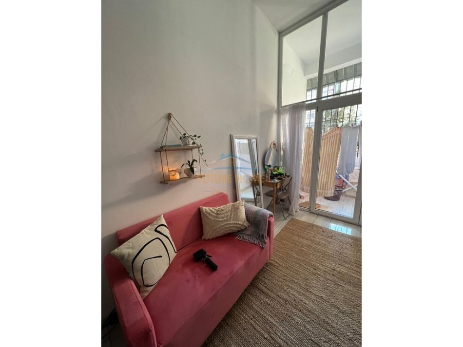 Shitet, Duplex,Rruga 5 Maji Tirane