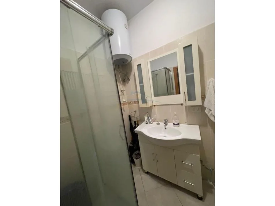 Tirane, shes 2+1+Ballkon Kati 1, 94 m² 330.000 € (TEG)