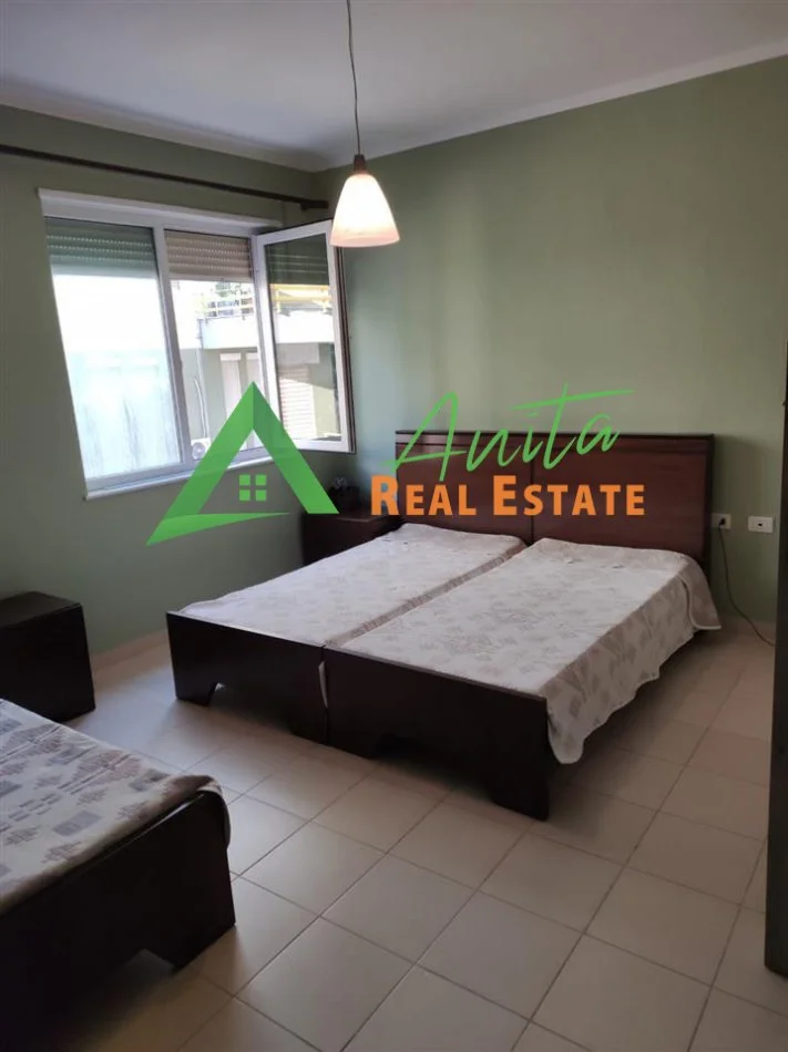 Tirane, jepet me qera apartament 2+1 Kati 2, 116 m² 600 € (Liqeni i Thate)