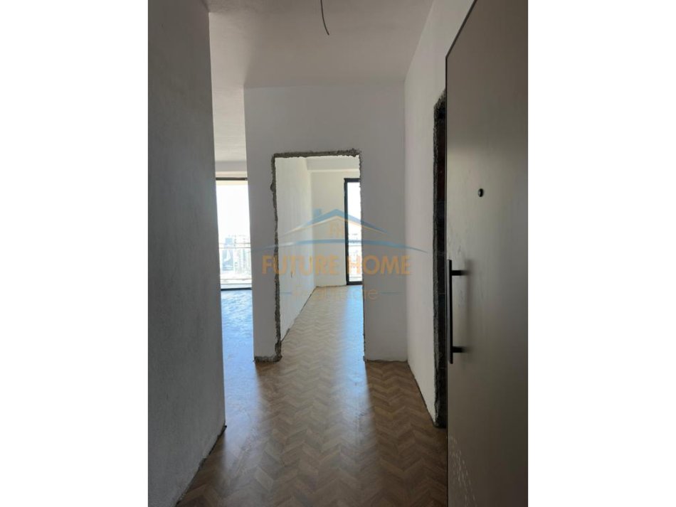 Tirane, shitet apartament 1+1 Kati 11, 75 m² 165.000 € (Mine Peza)