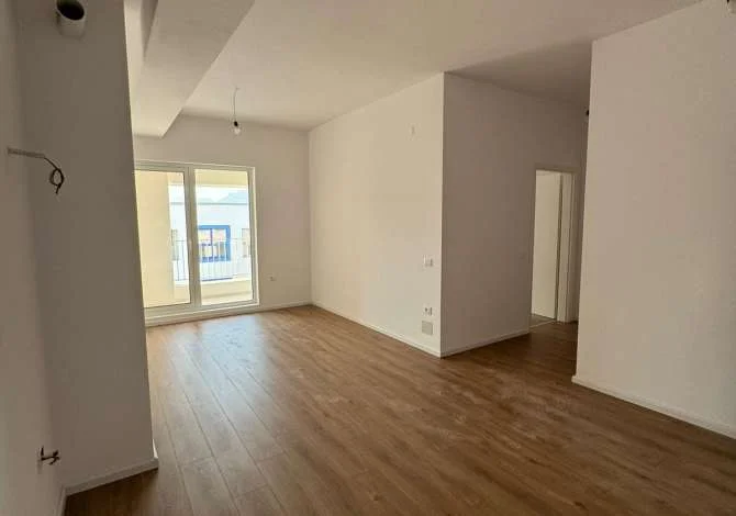 Tirane, jepet me qera apartament 2+1+Ballkon Kati 2, 85 m² 290 € (Rruga Gryka e Kacanikut)