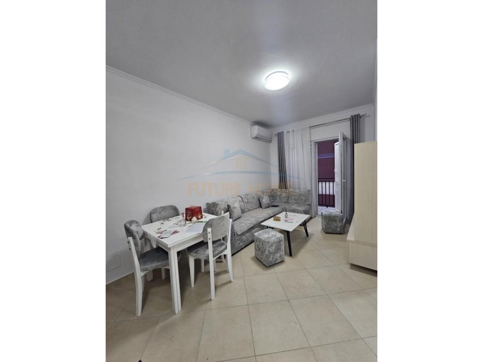Durres, jepet me qera apartament 2+1 Kati 3, 62 m² 400 € (tregu industrial)