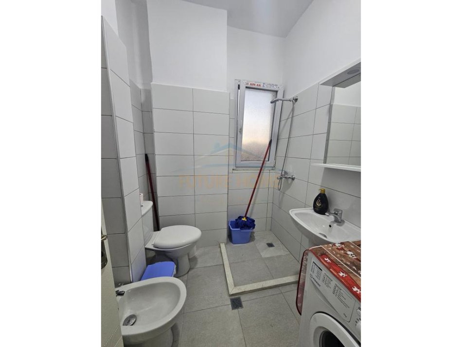 Durres, jepet me qera apartament 2+1 Kati 3, 62 m² 400 € (tregu industrial)