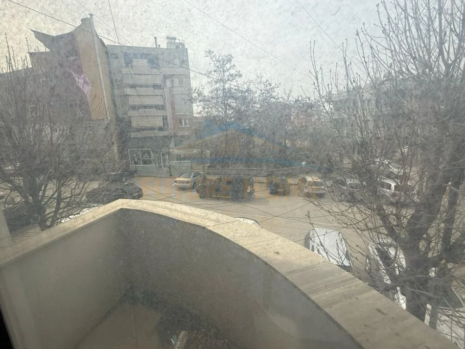 Korce, shitet ambjent biznesi Kati 2, 35 m² 35.000 € (Trekëndëshi, Korçë)