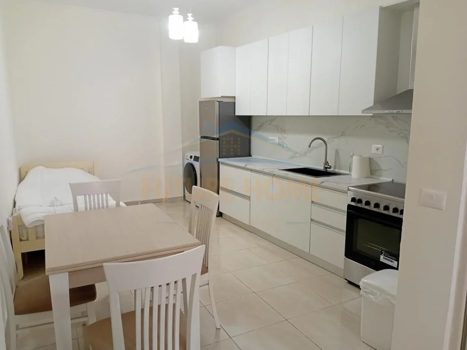 Tirane, jepet me qera apartament duplex Dublex Kati 0, 55 m² 600 € (Rruga e Dibres)