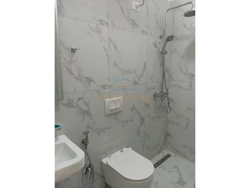 Tirane, jepet me qera apartament duplex Dublex Kati 1, 75 m² 600 € (Selvia), OPP50967