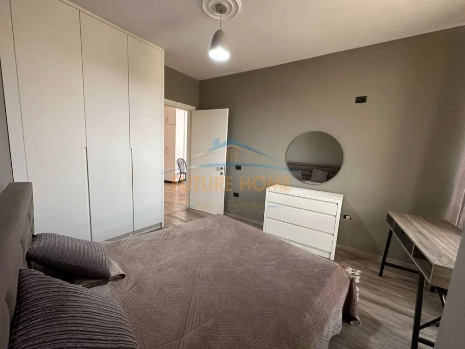 Tirane, jepet me qera apartament 1+1+Ballkon Kati 6, 59 m² 470 € (Unaza e Re)