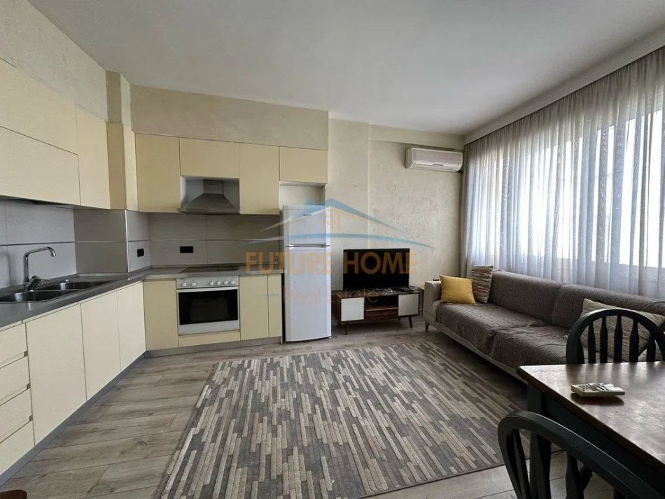 Tirane, jepet me qera apartament 1+1+Ballkon Kati 6, 59 m² 470 € (Unaza e Re)