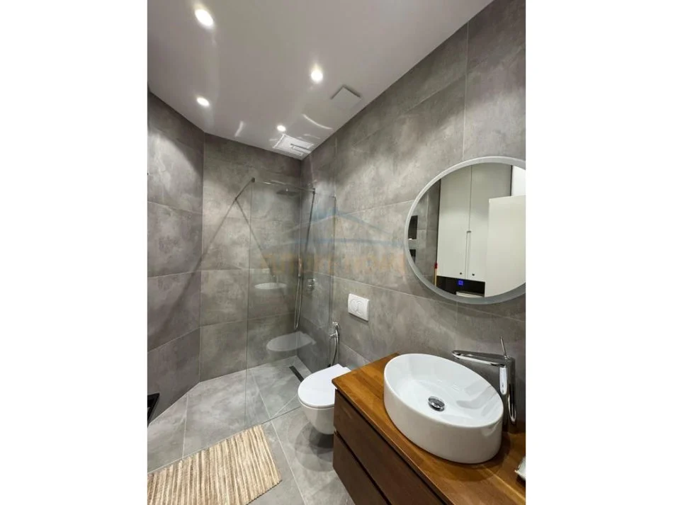 Tirane, shes apartament 2+1+Ballkon Kati 4, 70 m² 280.000 € (KOPSHTI ZOOLOGJIK)