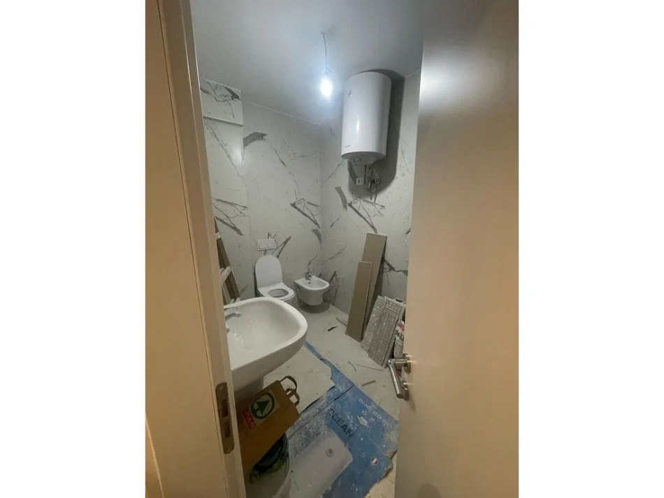 Tirane, shitet apartament 2+1 Kati 5, 89 m² 250.000 € (Rruga Mine Peza)