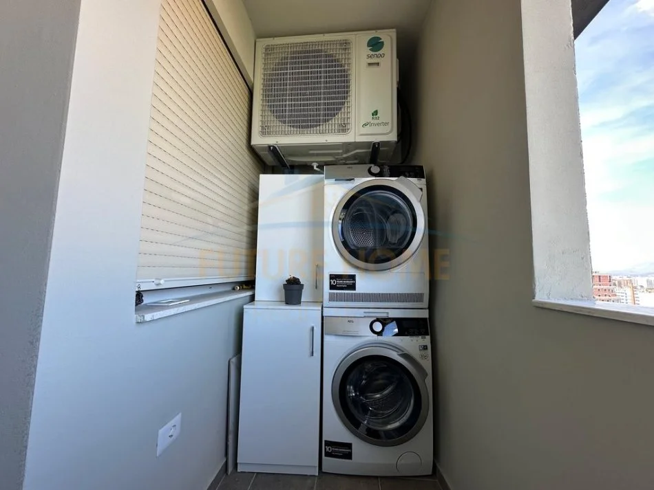 Tirane, shitet apartament 2+1+Ballkon Kati 8, 77 m² 165.000 € (Golden Parku)