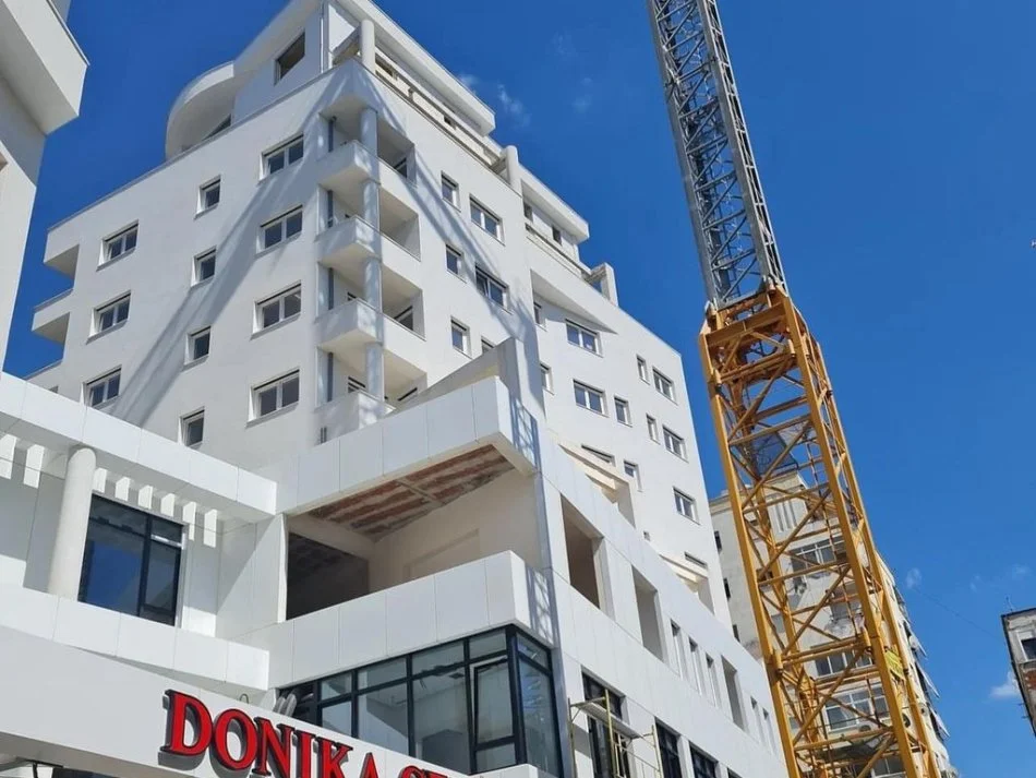 Tirane, shitet apartament 2+1 Kati 5, 89 m² 250.000 € (Qender)