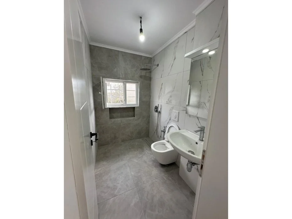 Tirane, shitet apartament 1+1 Kati 5, 57 m² 75.000 € (Allias)
