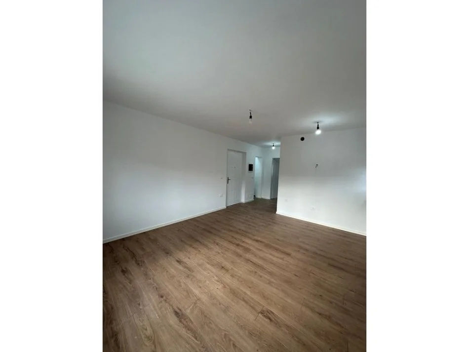 Tirane, shitet apartament 1+1 Kati 5, 57 m² 75.000 € (Allias)