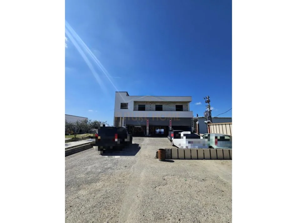 Durres, jepet me qera ambjent biznesi Kati 0, 1.000 m² 600 € (fllak)