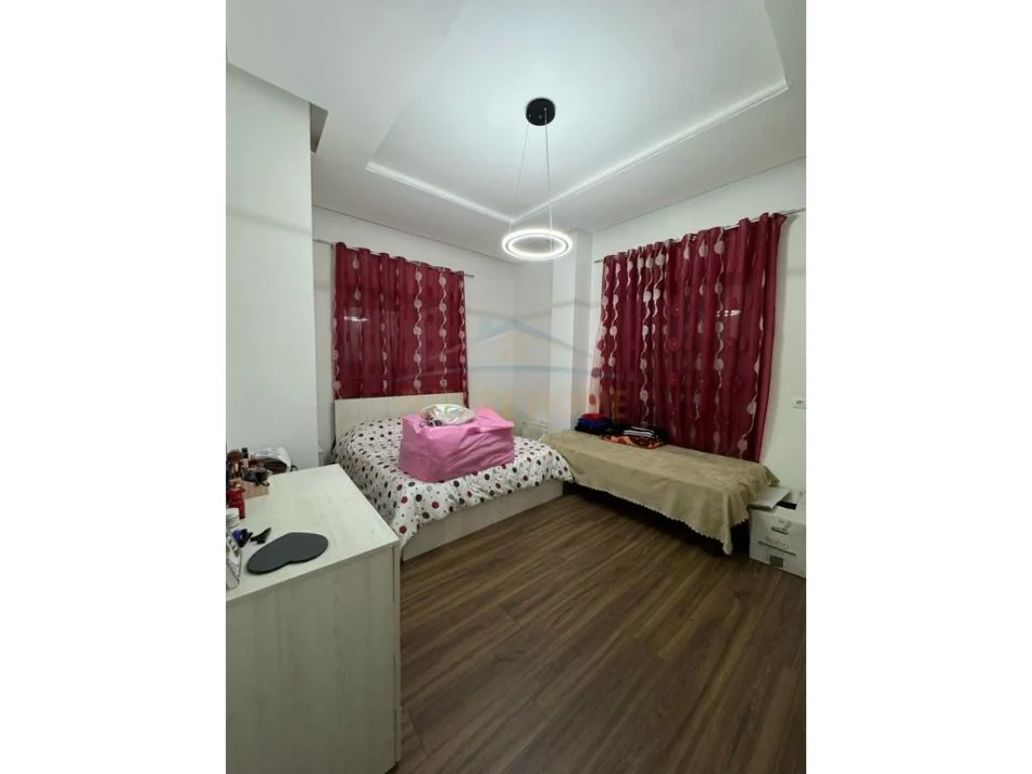 Tirane, shitet apartament 2+1 Kati 3, 90 m² 160.000 € 