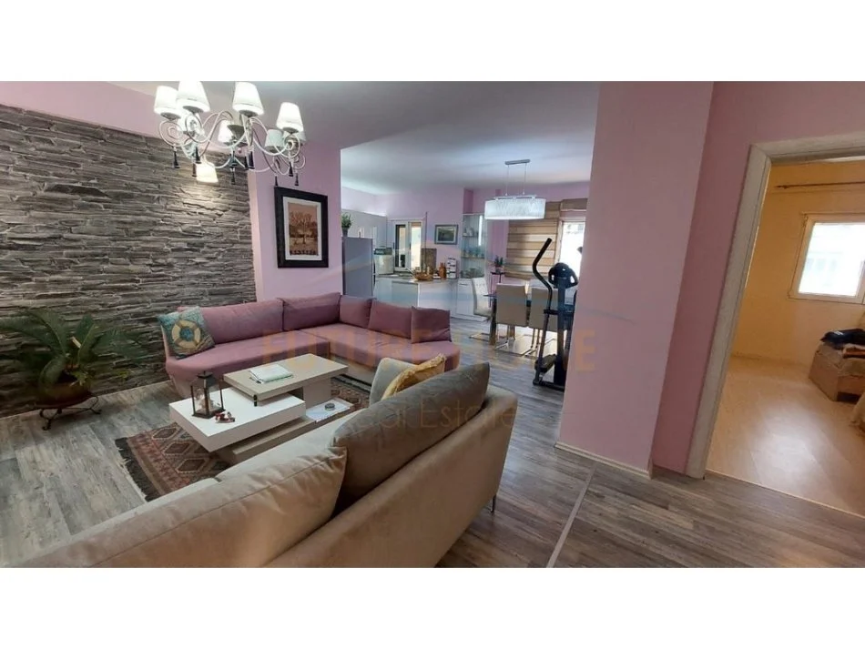 Durres, shitet apartament 2+1+Aneks+Ballkon Kati 4, 142 m² 283.500 € (Vollga, Durres)