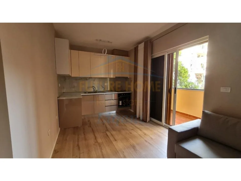 Tirane, shitet apartament 1+1+Ballkon Kati 1, 58 m² 160.000 € (Komuna e Parisit)