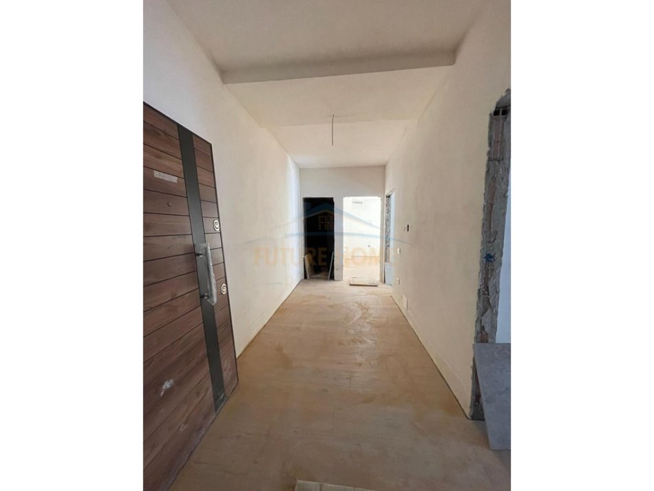 Tirane, shitet apartament 2+1 Kati 1, 97 m² 118.000 € (unaza e re)