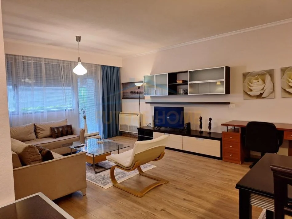 Tirane, jepet me qera apartament 2+1+Ballkon Kati 5, 100 m² 900 € (Bllok, Rruga Sami Frasheri)