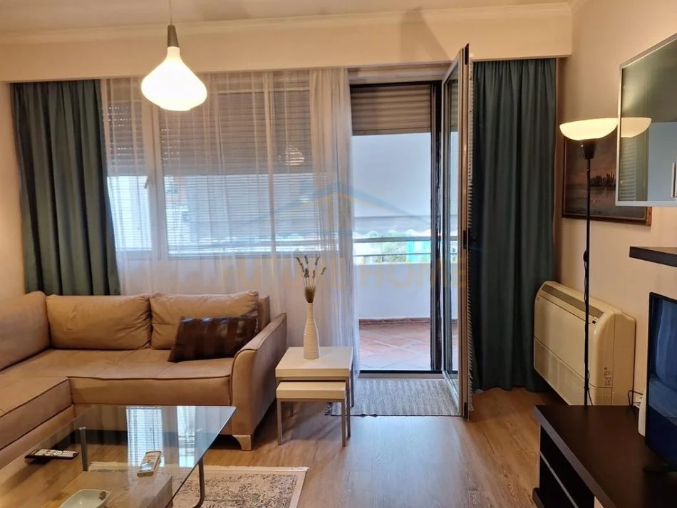 Tirane, jepet me qera apartament 2+1+Ballkon Kati 5, 100 m² 900 € (Bllok, Rruga Sami Frasheri)