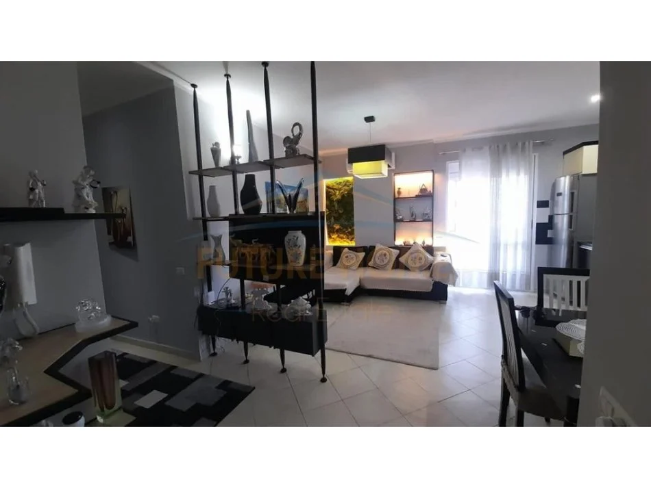 Shqiperi, shitet apartament 2+1+Aneks+Ballkon Kati 3, 104 m² 130.000 € (Spitali,Durres)