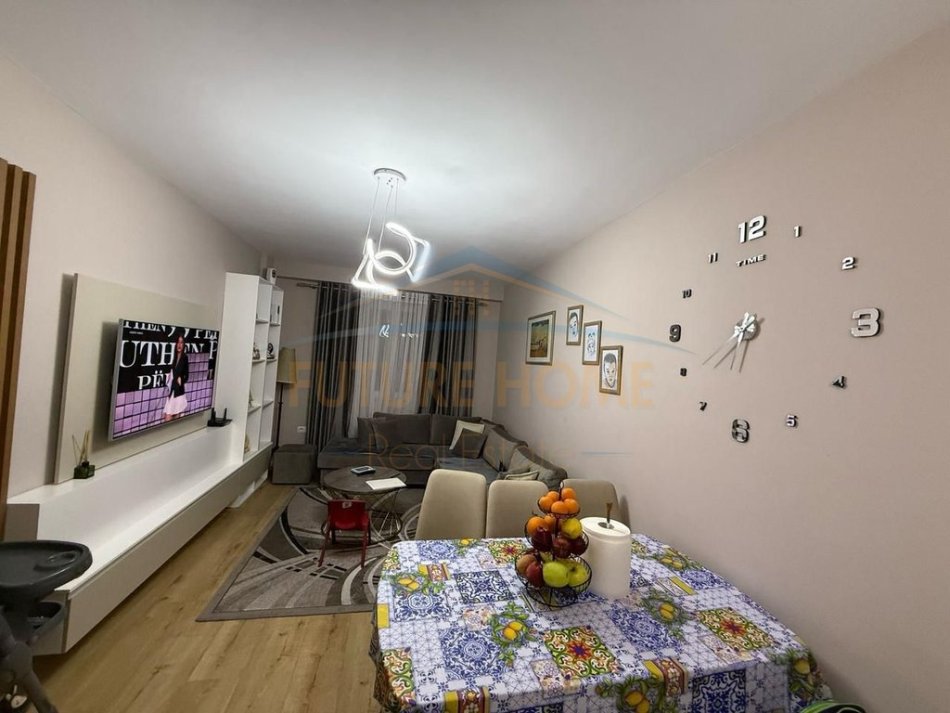 Tirane, shitet apartament 2+1 Kati 9, 95 m² 157.000 € (Yzberisht)