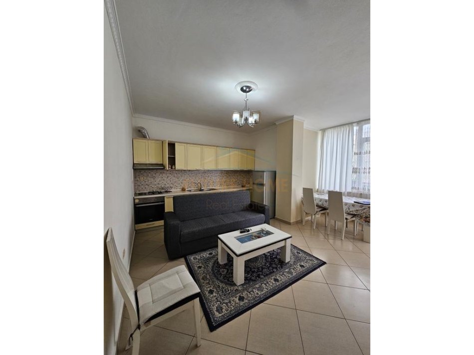 Durres, jepet me qera apartament 1+1 Kati 2, 59 m² 300 € (plazh)
