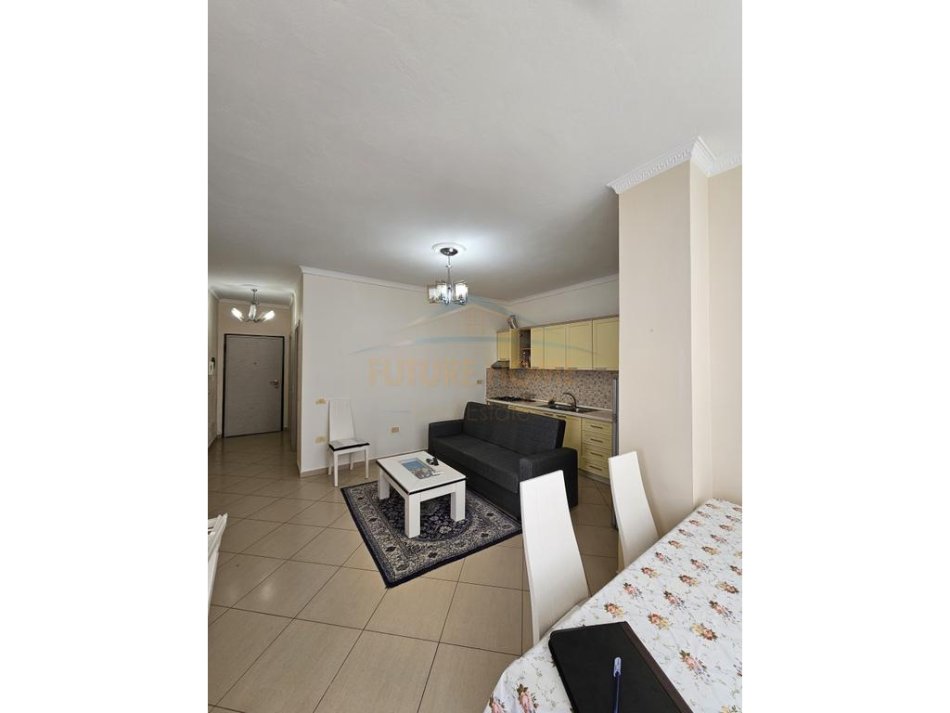 Durres, jepet me qera apartament 1+1 Kati 2, 59 m² 300 € (plazh)