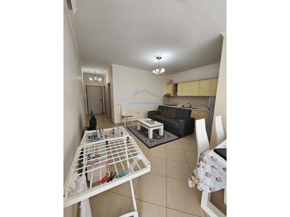 Durres, jepet me qera apartament 1+1 Kati 2, 59 m² 300 € (plazh)