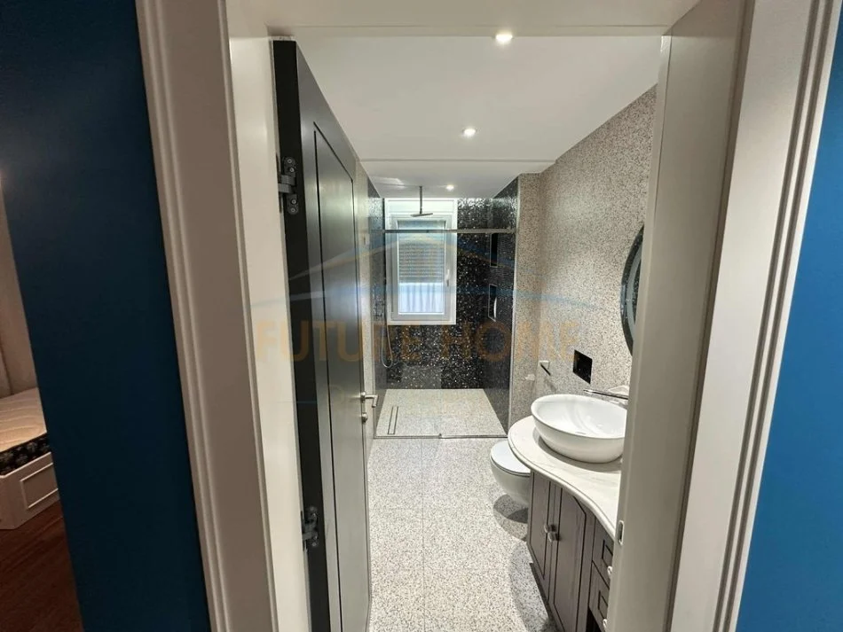 Tirane, jepet me qera apartament 2+1+Ballkon Kati 1, 198 m² 1.500 € (KOPSHTI BOTANIK)  UNA51105