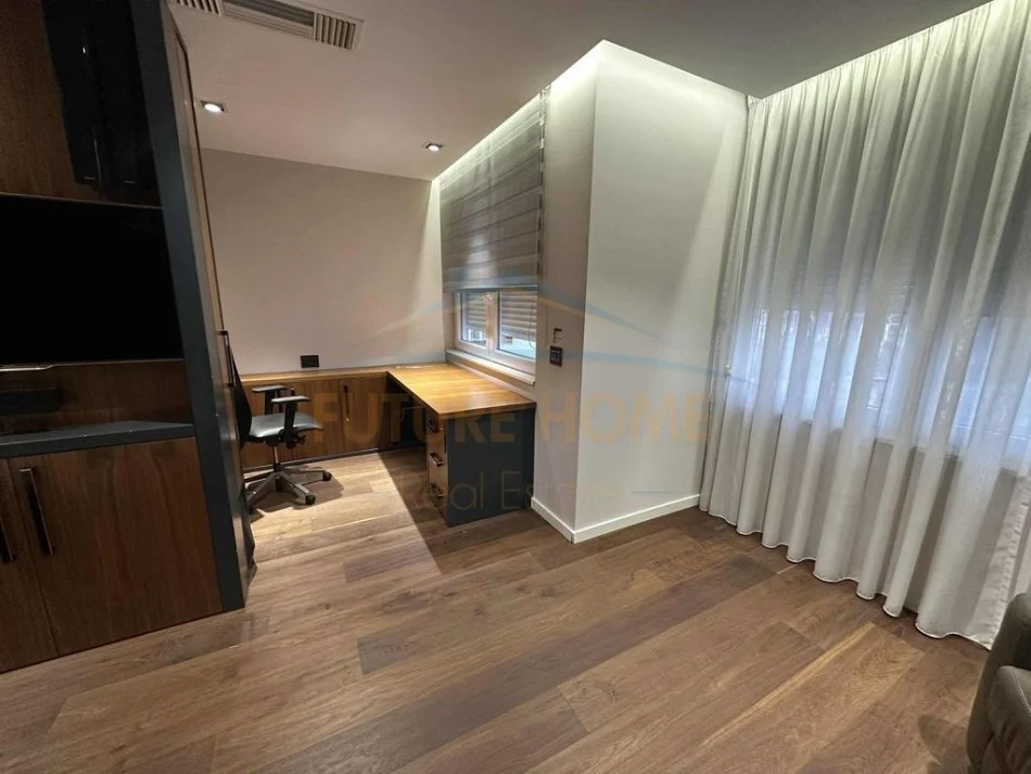 Tirane, jepet me qera apartament 2+1 Kati 1, 198 m² 1.500 € (Kopshti Botanik)