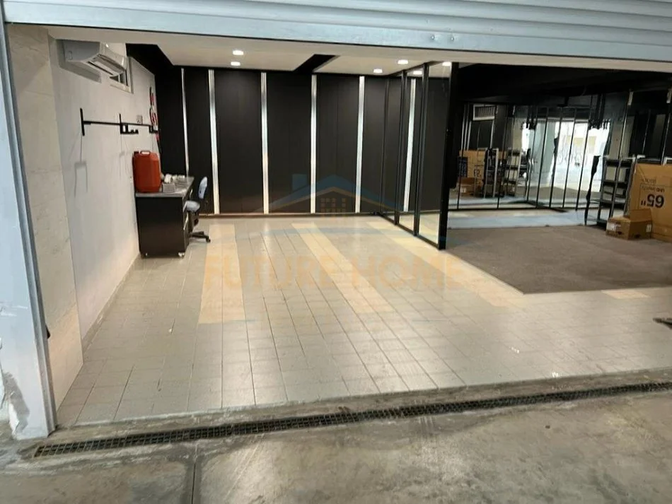 Tirane, jepet me qera apartament 2+1+Ballkon Kati 1, 198 m² 1.500 € (Kopshti Botanik)