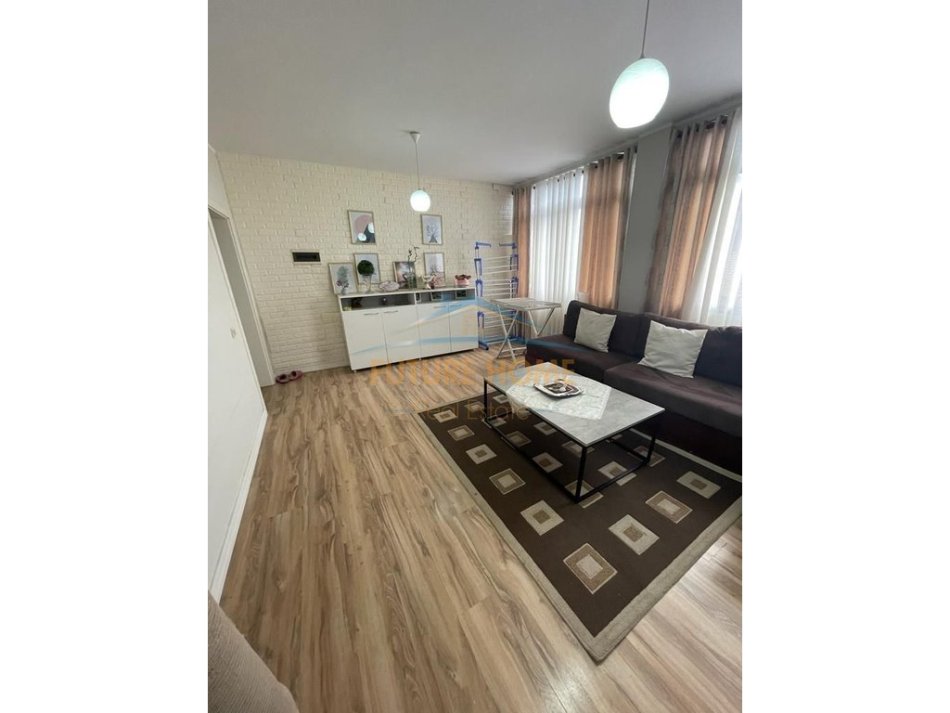 Tirane, shes apartament 3+1 Kati 3, 124 m² 150.000 € (Allias)