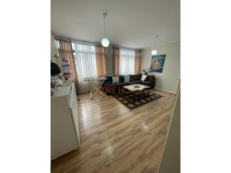Tirane, shitet apartament 3+1 Kati 3, 124 m² 150.000 € 