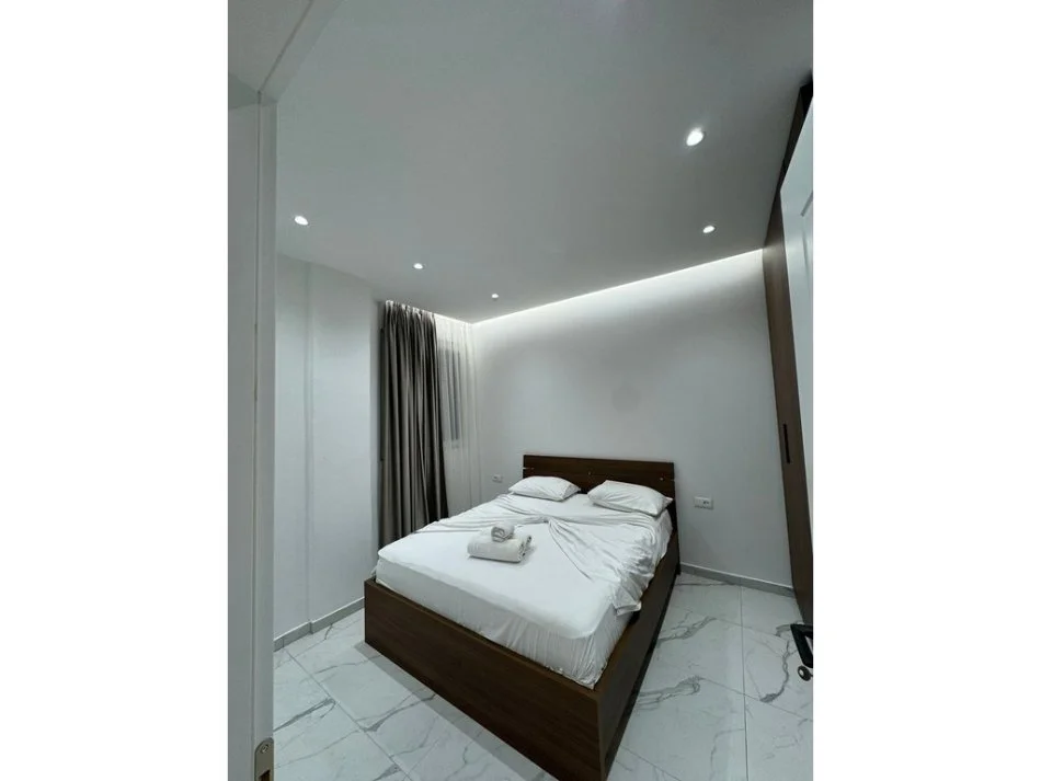 Tirane, jepet me qera apartament 1+1 Kati 1, 60 m² 450 € 