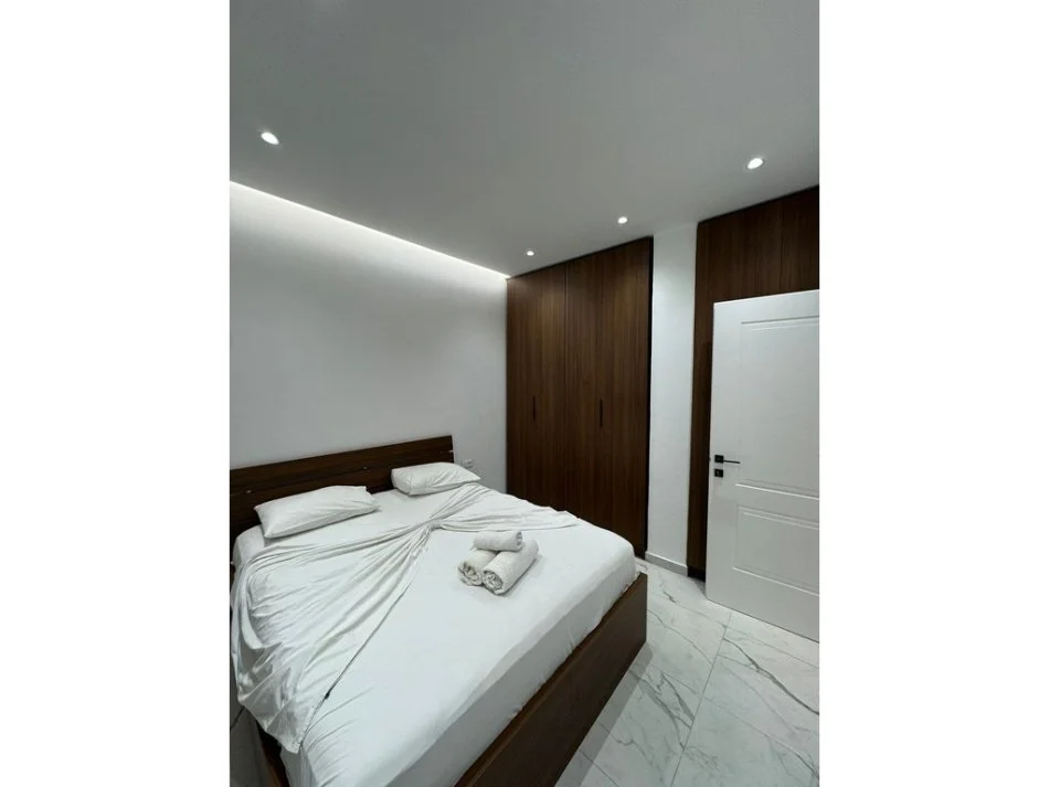 Tirane, jepet me qera apartament 1+1 Kati 1, 60 m² 450 € 