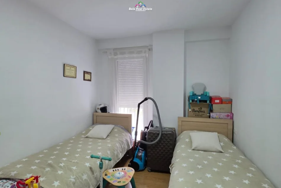 Tirane, jepet me qera apartament 2+1 Kati 1, 74 m² 600 € (rruga pjeter budi)