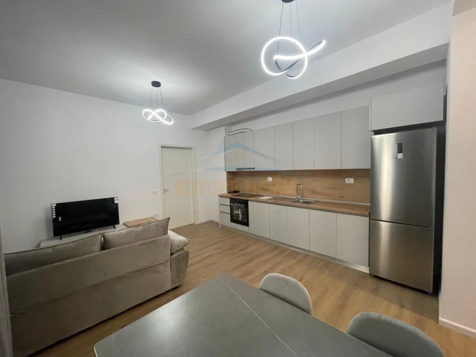 Tirane, jepet me qera apartament 1+1+Ballkon Kati 6, 62 m² 400 € (Kompleksi Kaimi)