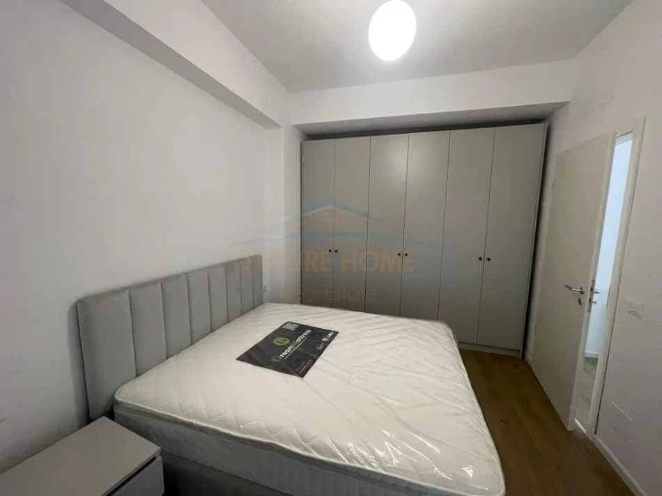 Tirane, jepet me qera apartament 1+1+Ballkon Kati 6, 62 m² 400 € (Kompleksi Kaimi)