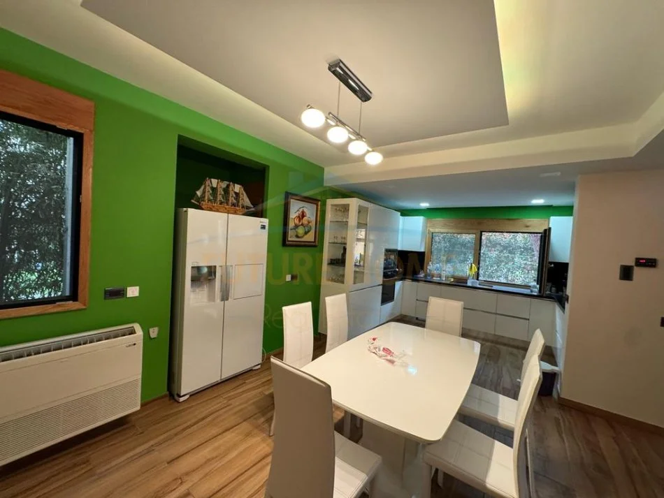 Kavaje, shitet apartament duplex 2 Katshe , 236 m² 550.000 € (Qerret,Kavaje)