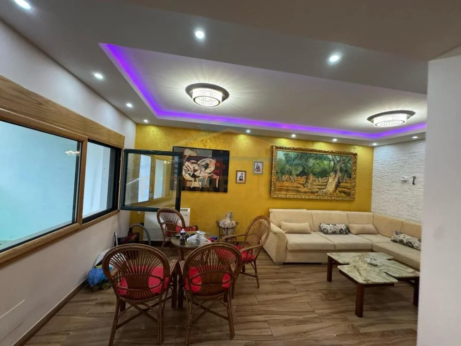 Kavaje, shitet apartament duplex 2 Katshe , 236 m² 550.000 € (Qerret,Kavaje)