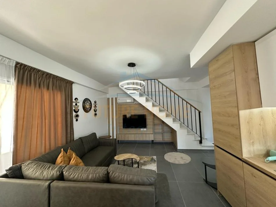 Tirane, jepet me qera apartament duplex 3+1 Kati 6, 150 m² 1.000 € (Kodra Diellit 1)    AL50929