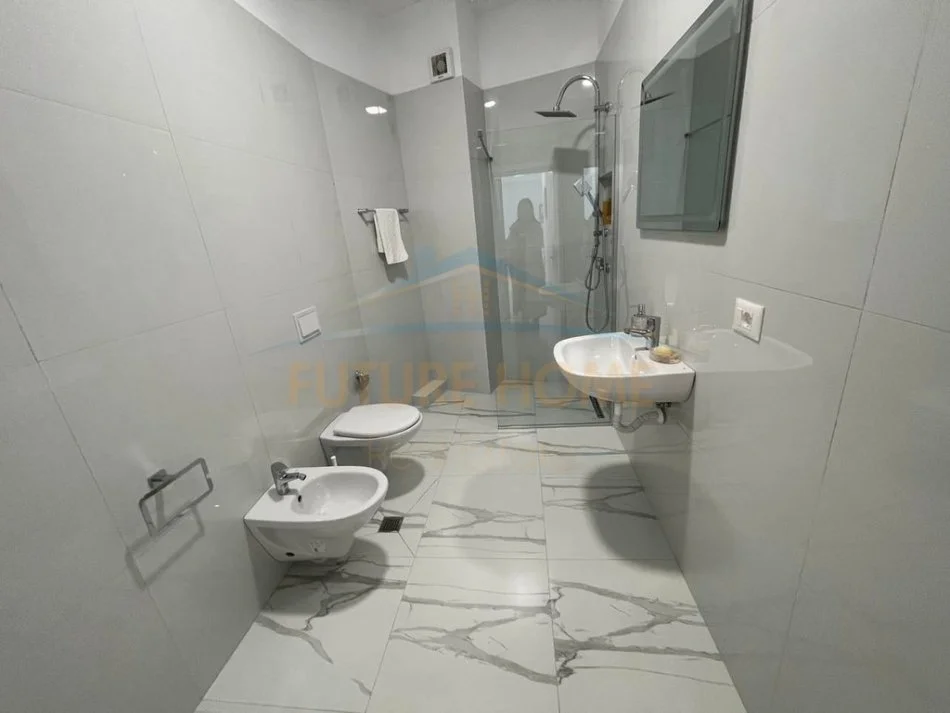 Tirane, jepet me qera apartament 2+1 Kati 6, 98 m² 850 € (Fusha e Aviacionit)