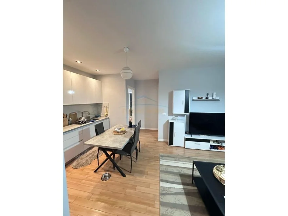 Tirane, shitet apartament 2+1 Kati 9, 128 m² 140.000 € (Yzberisht, Tirane)